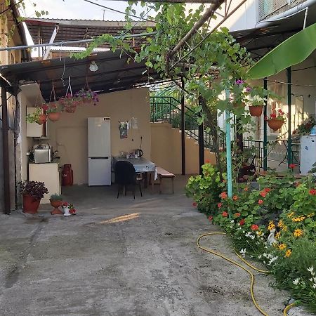 Na Shapsug Guest House Gagry Exterior photo