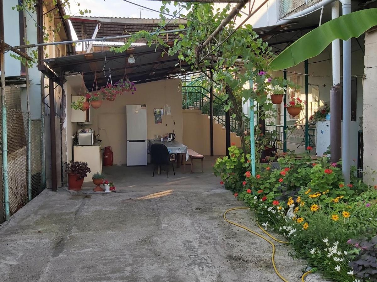 Na Shapsug Guest House Gagry Exterior photo